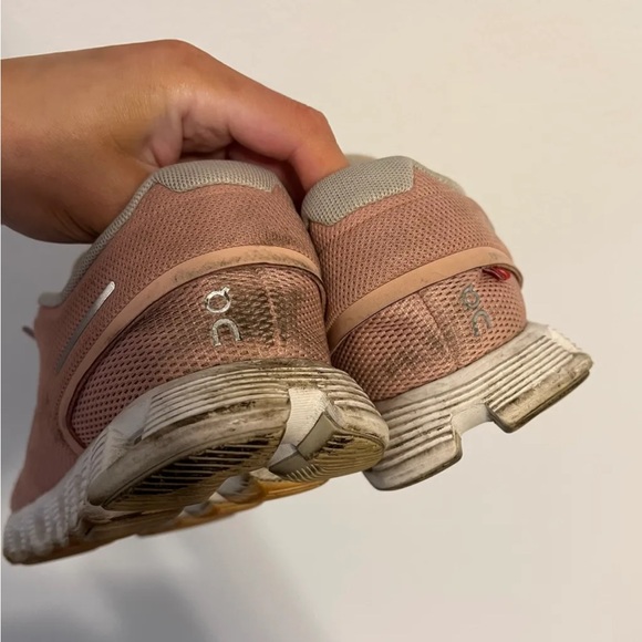 On Cloud 5 Tennis Shoes - Picture 4 of 7